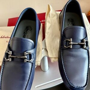 SALVATORE FERRAGAMO, Navy Leather Parigi Slip On Loafers, 9.5 D, NEW